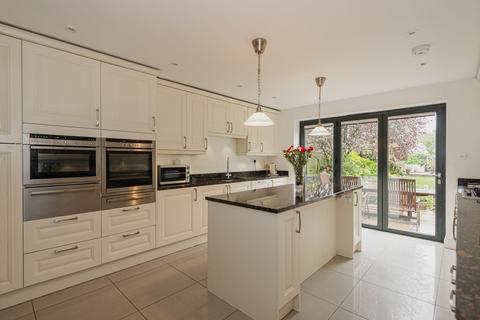 134 Ember Lane, Esher, KT10 8EJ