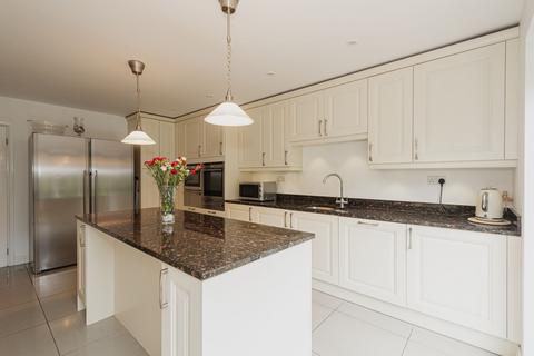 134 Ember Lane, Esher, KT10 8EJ