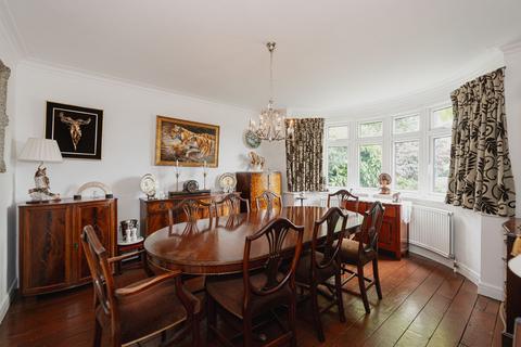 134 Ember Lane, Esher, KT10 8EJ