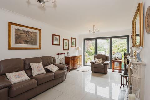 134 Ember Lane, Esher, KT10 8EJ