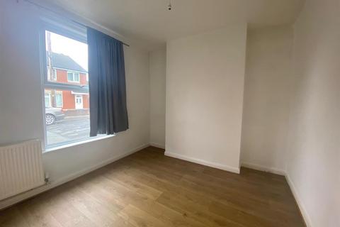 2 bedroom end of terrace house for sale, Folkestone Street, Hull