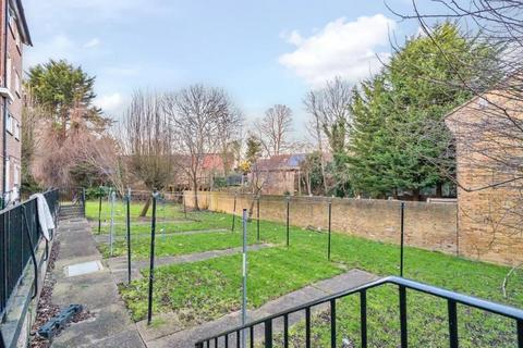 2 bedroom flat for sale, London SE25