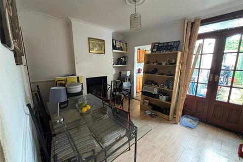 2 bedroom terraced house for sale, London CR2