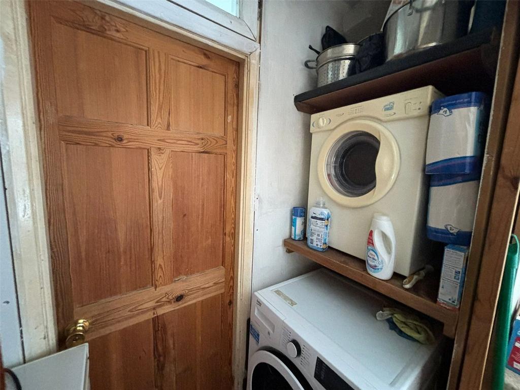 Utility room, utility