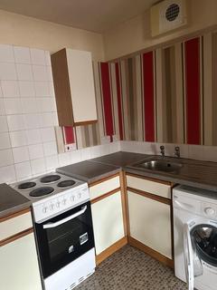 2 bedroom flat to rent, Harcourt Road, Blackpool FY4