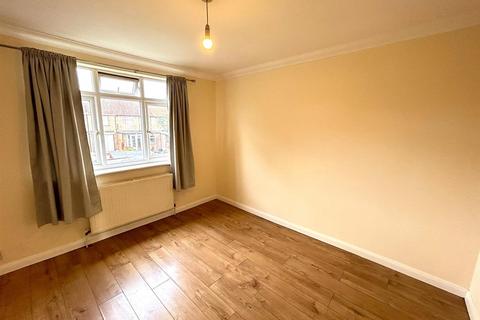 3 bedroom end of terrace house to rent, Causeyware Road, Edmonton N9