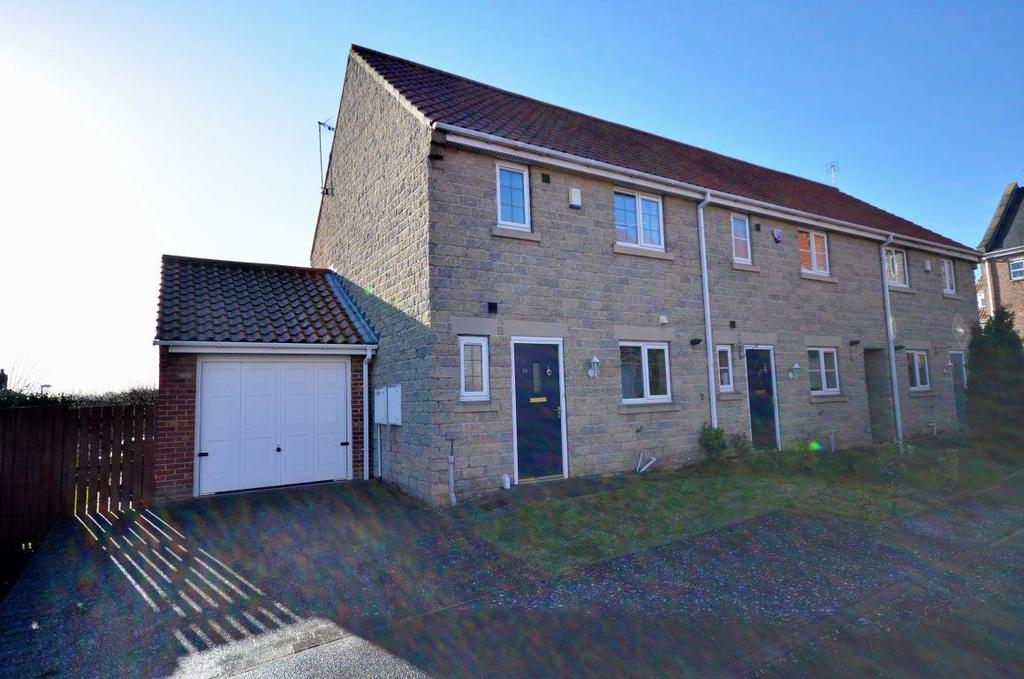 Hall Garth Mews, Sherburn in Elmet, LS25 2 bed townhouse to rent £850