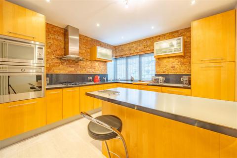 42 Crosby Road, Westcliff-on-sea, SS0 8LG