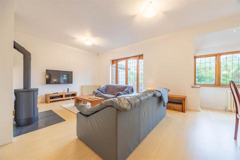 42 Crosby Road, Westcliff-on-sea, SS0 8LG