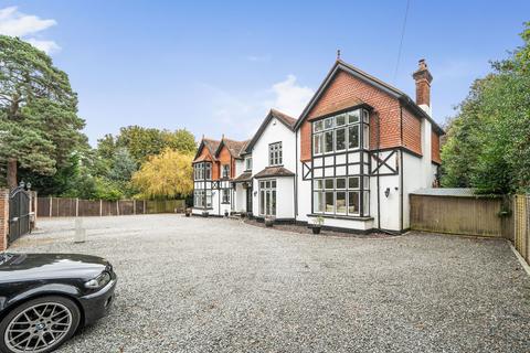 6 bedroom detached house for sale, Copthorne Bank, Crawley RH10