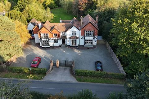 6 bedroom detached house for sale, Copthorne Bank, Crawley RH10