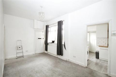 2 bedroom apartment to rent, Albert Road, London, SE25