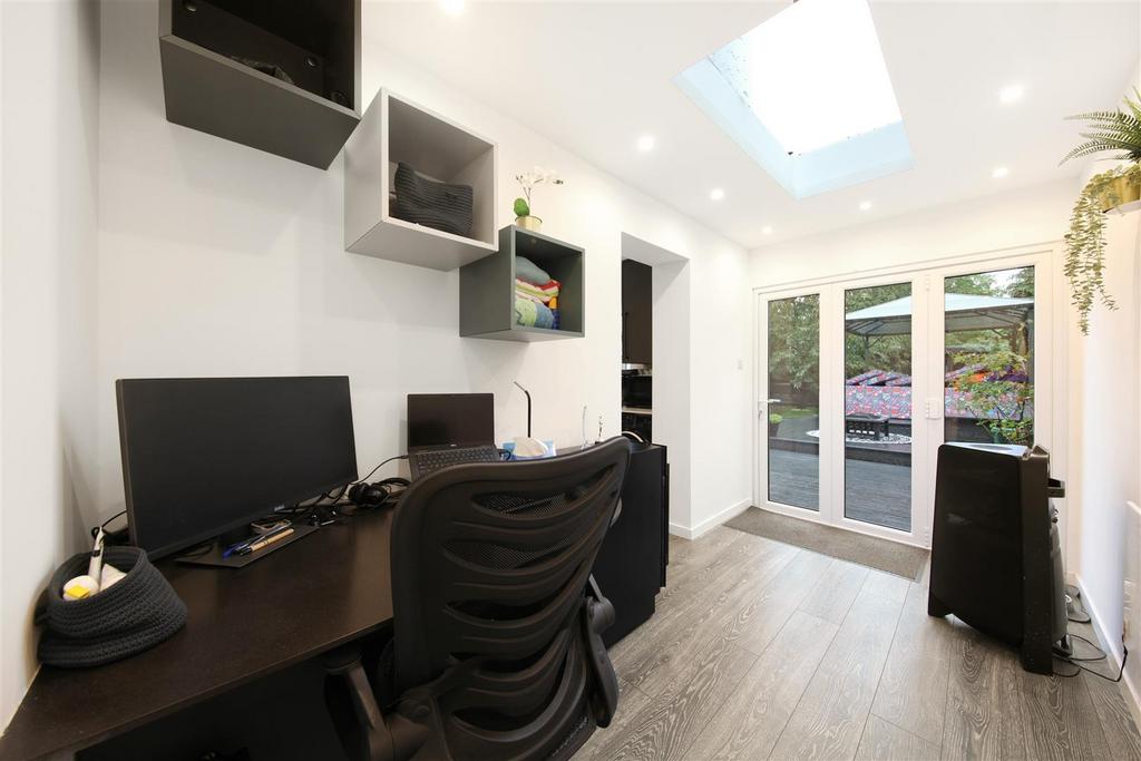 32 Annesley Close - 5 FBh0rz UYf7 Ezs8 ZGCVR.jpg