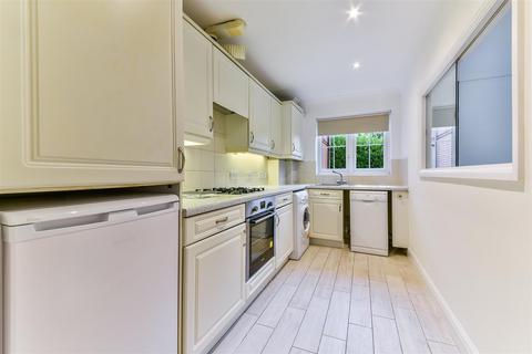 21 Corner Farm Close, Tadworth, KT20 5SJ