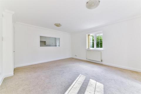 21 Corner Farm Close, Tadworth, KT20 5SJ