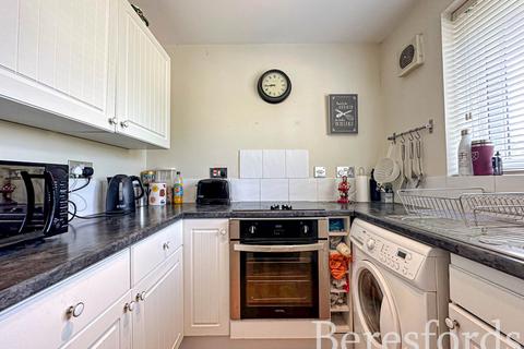 1 bedroom apartment for sale, Naunton Way, Hornchurch, RM12