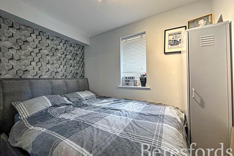 1 bedroom apartment for sale, Naunton Way, Hornchurch, RM12