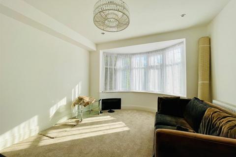 3 bedroom house to rent, Carisbrooke Road, Leicester