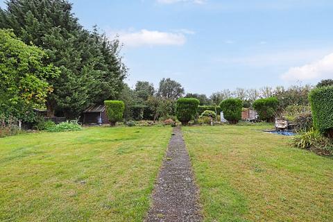 2 bedroom bungalow for sale, Blacksmiths Alley, Ingatestone, CM4