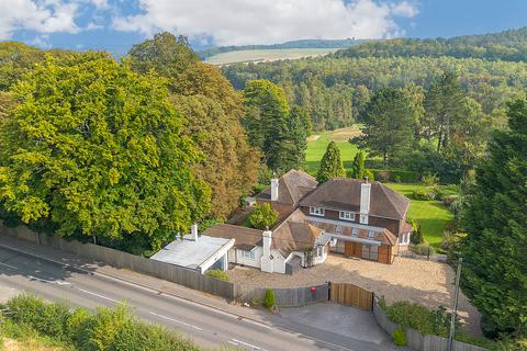 4 bedroom detached house for sale, Henley Road, Maidenhead, SL6