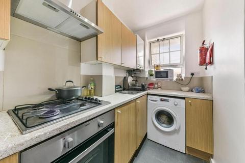 3 bedroom flat for sale, Shadwell Gardens, London