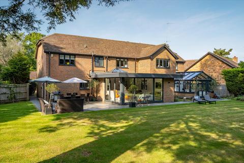 16 Holmes Close, Ascot, SL5 9TJ