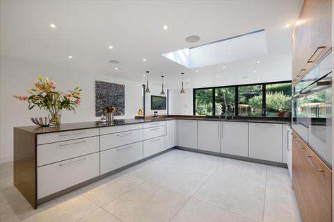 16 Holmes Close, Ascot, SL5 9TJ