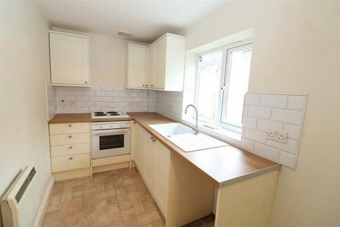 2 bedroom semi-detached house to rent, Aspen Close, Rushden, Northamptonshire. NN10 9BX