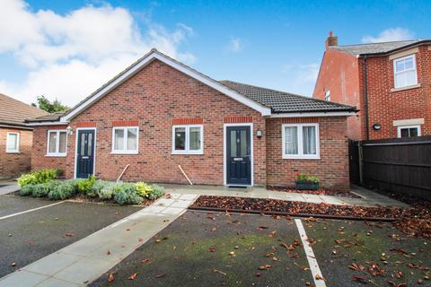 2 bedroom bungalow for sale, Marwood Place,  Farnborough , GU14