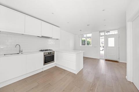 3 bedroom detached house to rent, Cheviot Road West Norwood