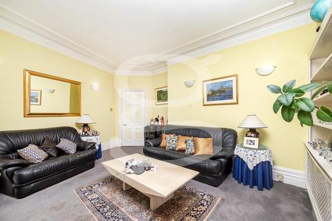 4 bedroom apartment for sale, Avenue Mansions, Hampstead NW3