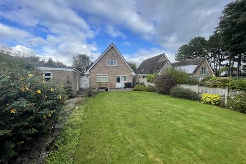 3 bedroom detached house for sale, Beechways Drive, Neston