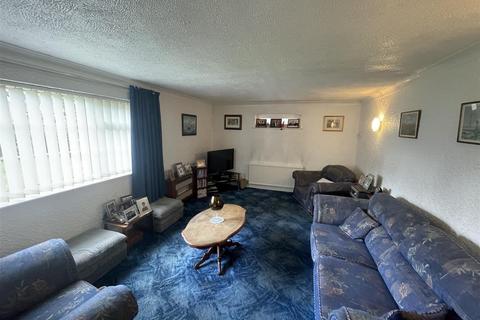 25 Beechways Drive, Neston, CH64 6TF
