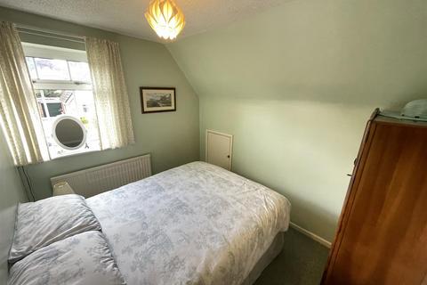 25 Beechways Drive, Neston, CH64 6TF