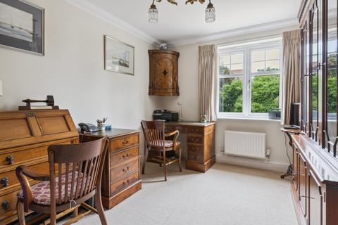 3 bedroom flat for sale, North Park, Chalfont St. Peter, Gerrards Cross, Buckinghamshire