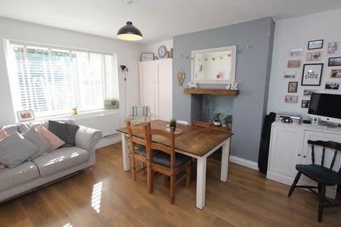 39 Barons Close, Llantwit Major, CF61 1TD