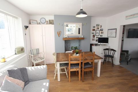 39 Barons Close, Llantwit Major, CF61 1TD
