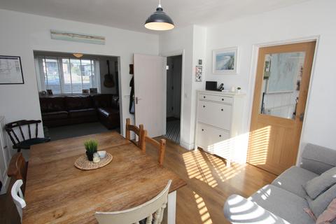 39 Barons Close, Llantwit Major, CF61 1TD