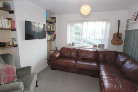 39 Barons Close, Llantwit Major, CF61 1TD