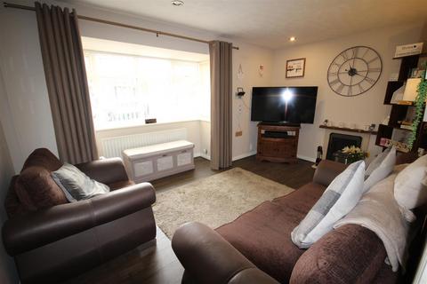 3 bedroom semi-detached house for sale, Dallow Crescent, Burton Upon Trent DE14