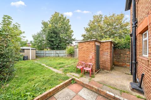 18 Randle Road, Richmond, TW10 7LT