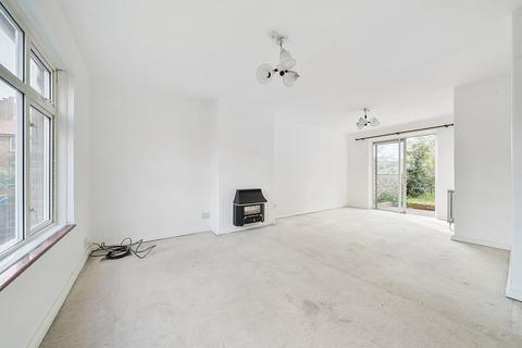 18 Randle Road, Richmond, TW10 7LT