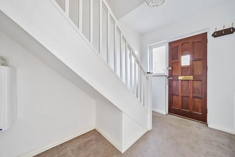 18 Randle Road, Richmond, TW10 7LT