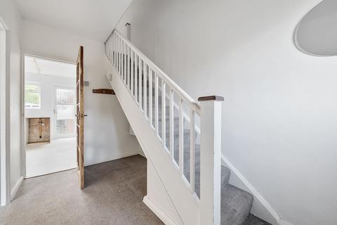 18 Randle Road, Richmond, TW10 7LT