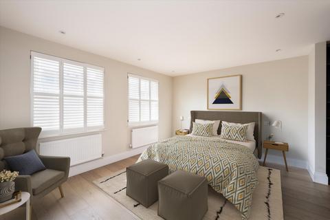 9 Bark Place, London, W2 4AR