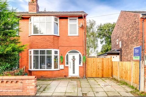 3 bedroom semi-detached house for sale, Eskdale Avenue, Wigan WN1