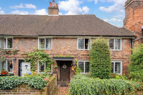 2 bedroom cottage for sale, High Street, Oxted RH8