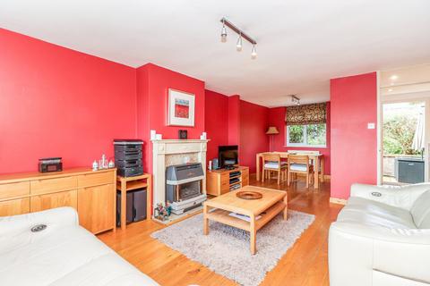 3 bedroom end of terrace house for sale, Lynton Road, Chesham, Buckinghamshire, HP5