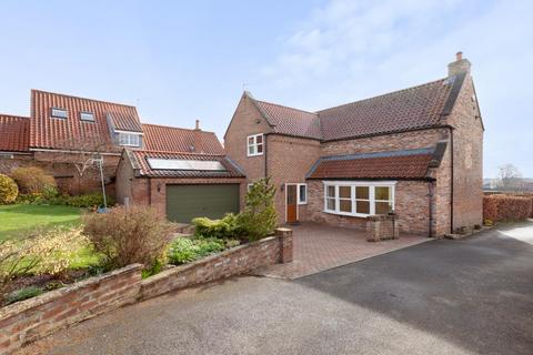 3 bedroom house to rent, Back Lane, Easingwold, York