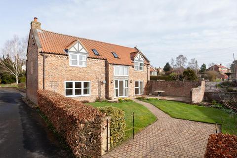 3 bedroom house to rent, Back Lane, Easingwold, York